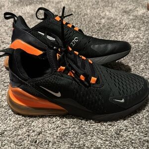 Nike 270